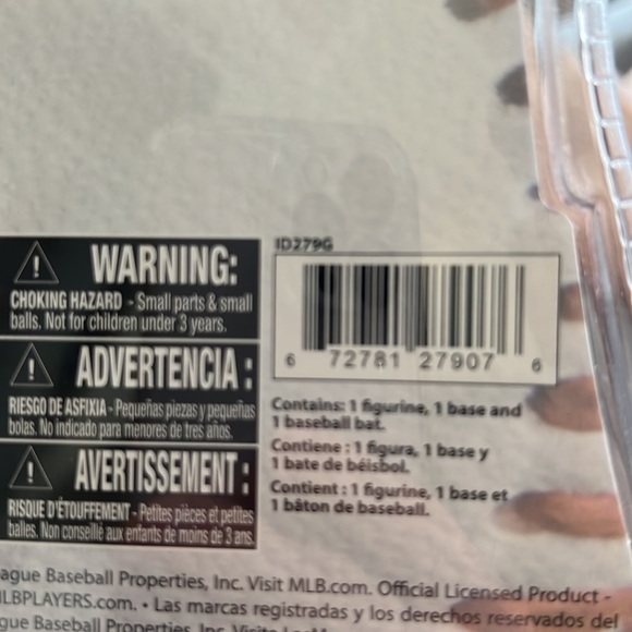 Imports Dragon Figures Chicago Cubs Kris Bryant 17 Player Replica NIB - Picture 4 of 4